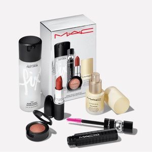 🔥$55🔥MAC Cosmetics Merry Must Haves Kit
